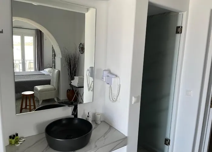 Hotel Sofia Village 3*